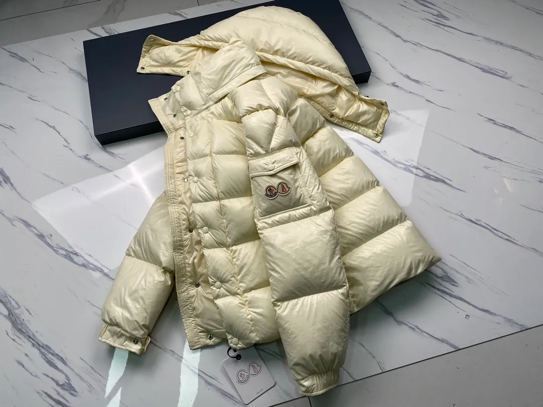 P390 Moncler/ 2026 70 、 。 DNA ， ， 。 Classic ， 、 。 Classic 70 。 Quality， 90 ，Premium Quality ， ，Black ！ Sizes M-3XL